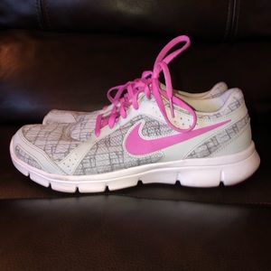 Nike running shoes women’s size 11